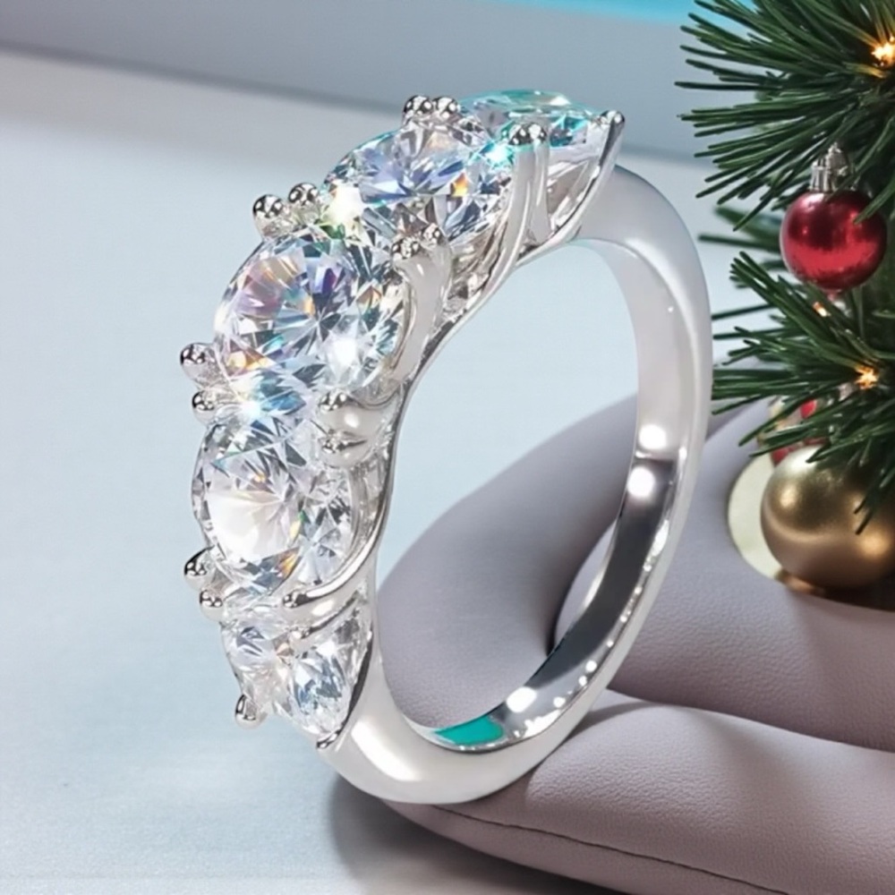 Stunning 3.6 ct 5 stone Moissanite ring. Size 6 NEW, never worn